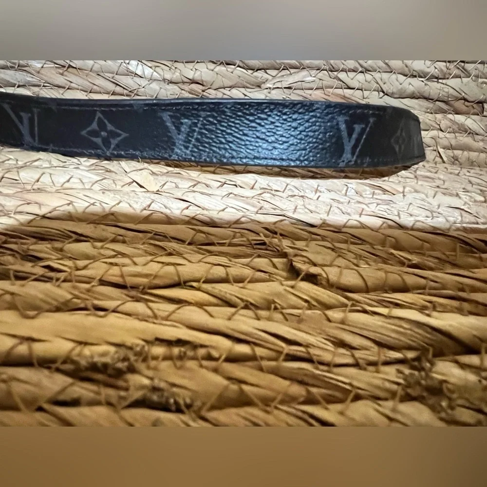 Louis Vuitton elegant black